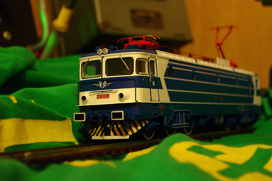 Модел на БДЖ локомотив серия 46 в мащаб 1:87