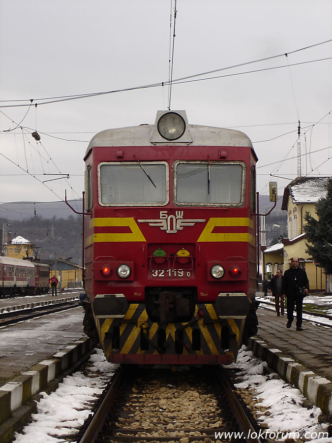 Все още лъскава