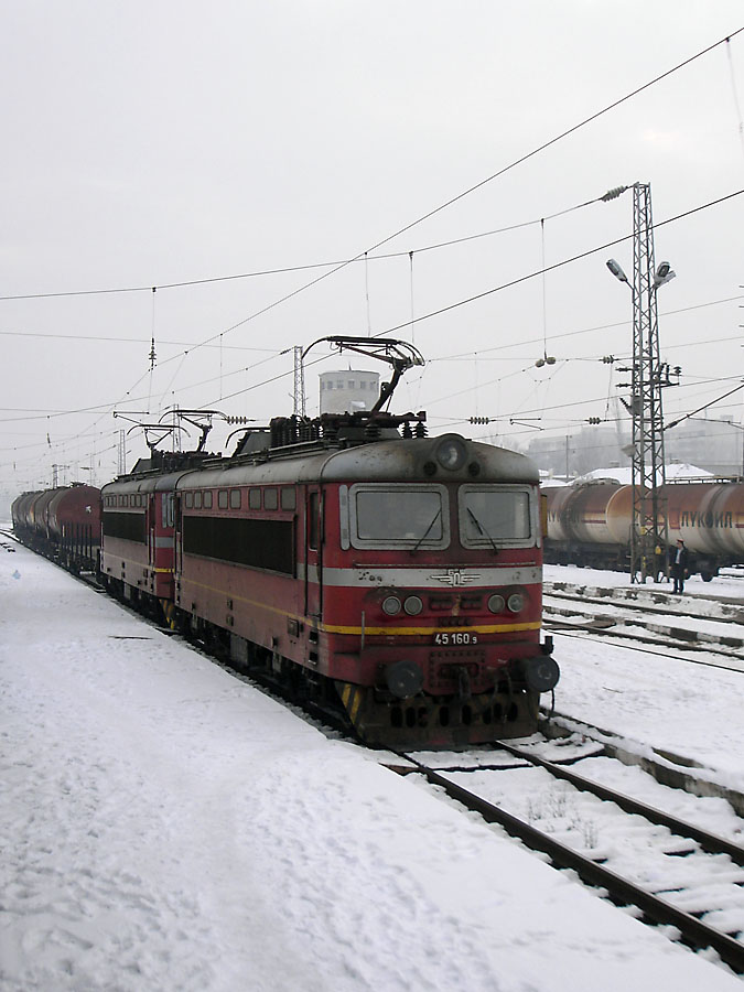45 160.9 на гара илиянци