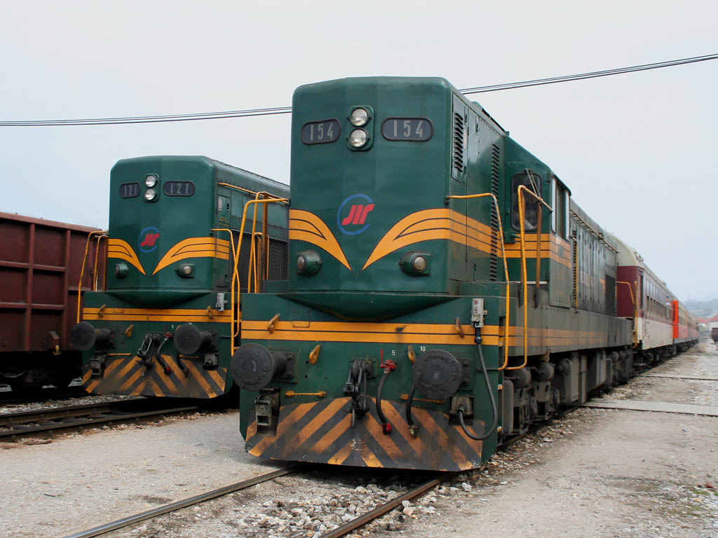 ДЛ 661-154 на чело на МБВ 490 от (истанбул)София за Белград(Виена)