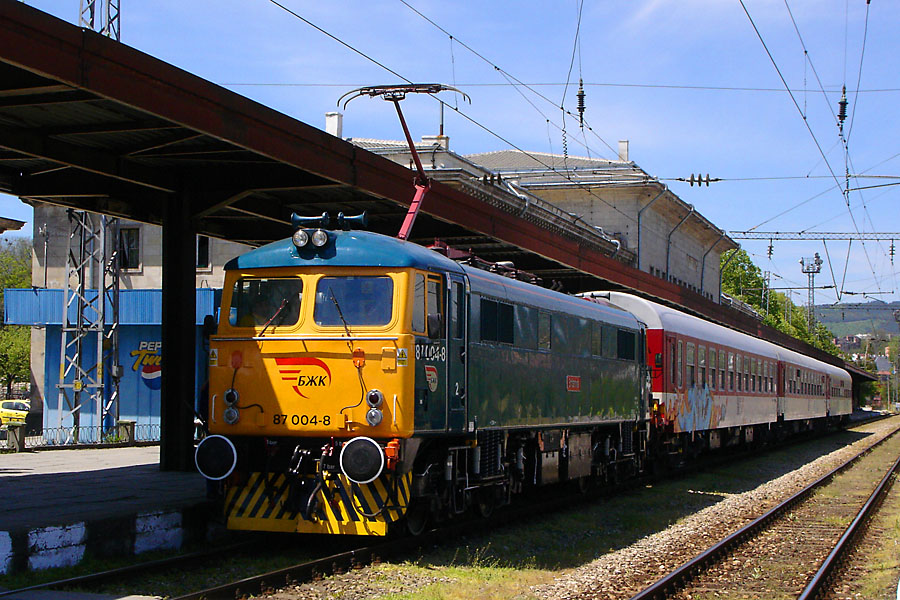 The BZK touristik train: 87 004.8 на гара Шумен