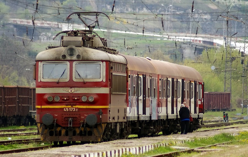 45 173 с ПВ 20111 на гара Мездра