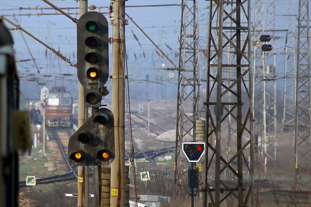 Отклонение със спиране в гара Дъбово