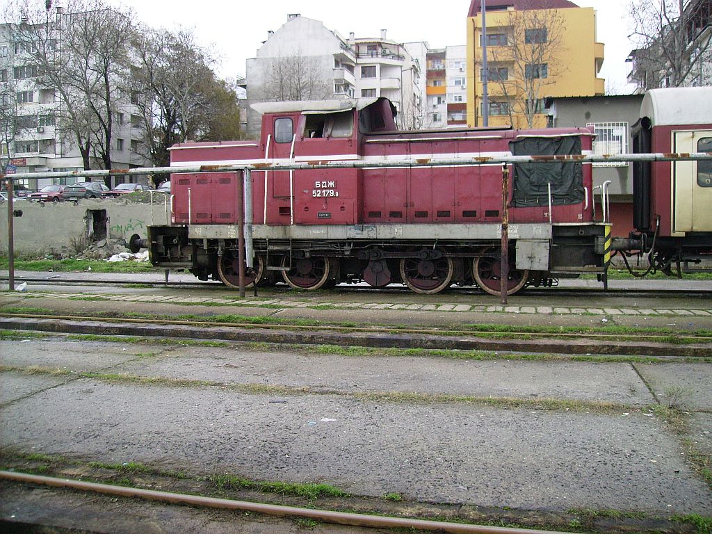 52 179