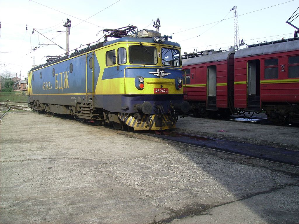 46 242
