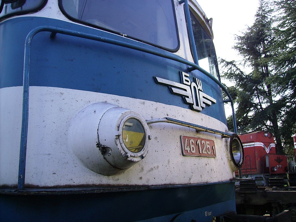46 125