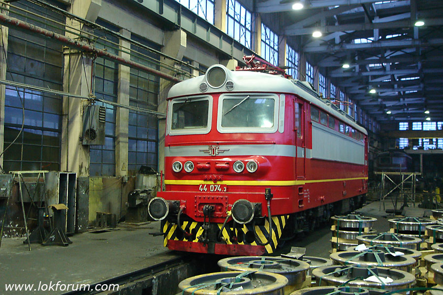 44 074 все още лъскава