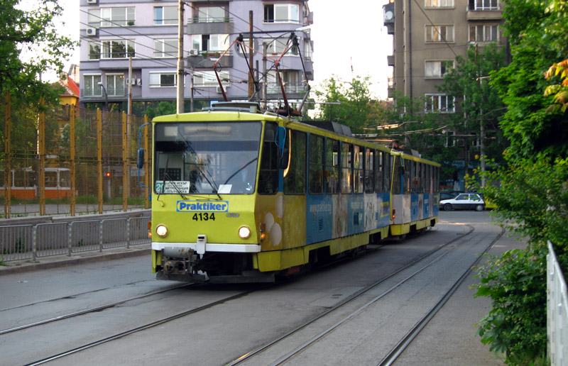 T6B5 по 20 линия с рекламна ливрея през май 2008 г.