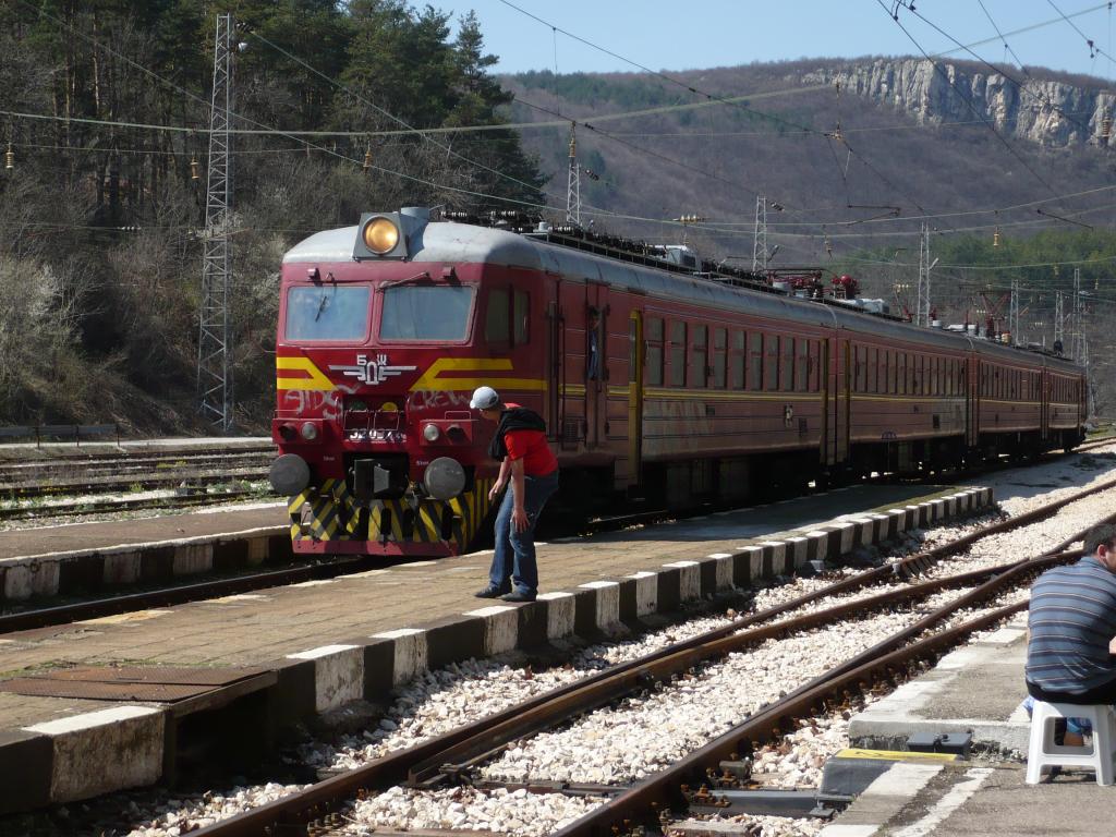 32 037/038