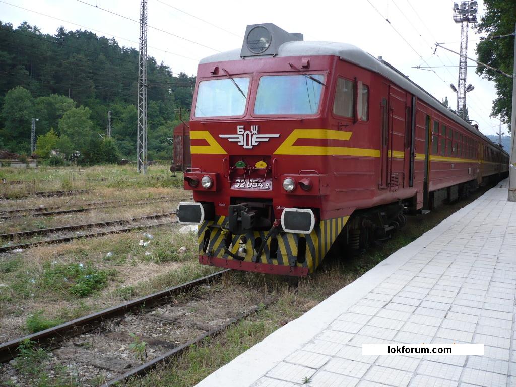 32 053/054