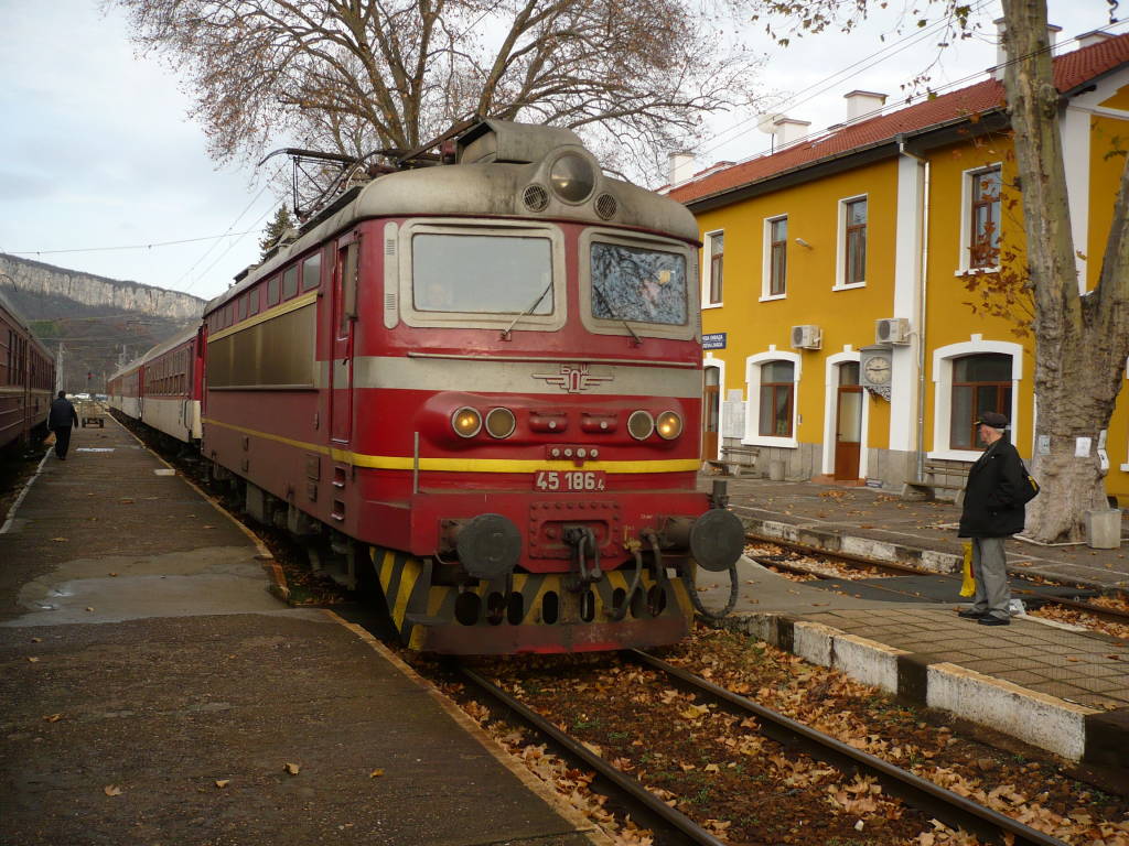45 186.4