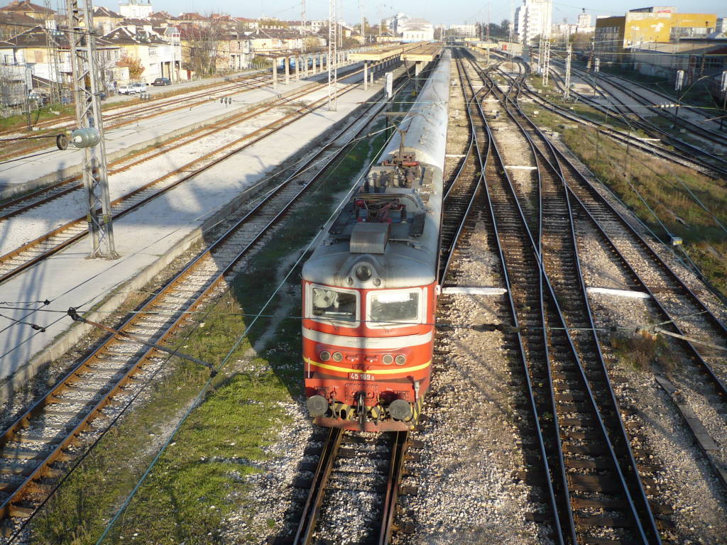 45 169