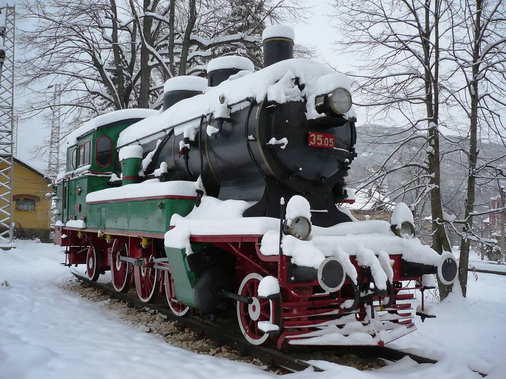 35.05 затрипана в снега