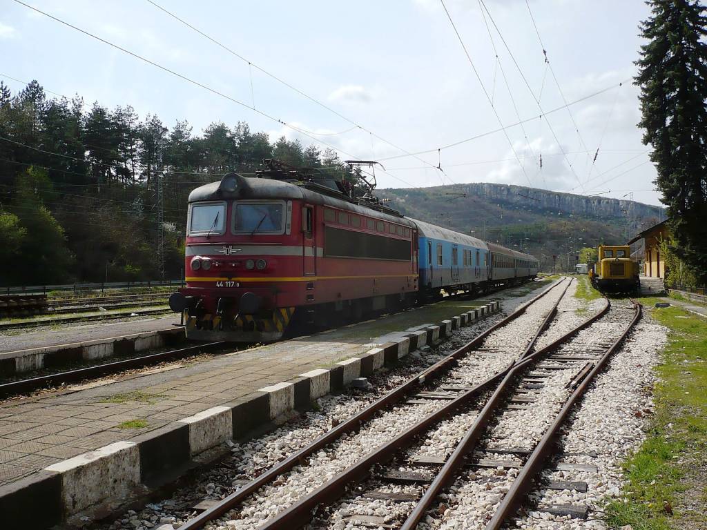 44 117.0 начело пътника за СЗ