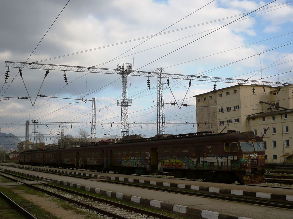 33 007.6/008.4 във Враца