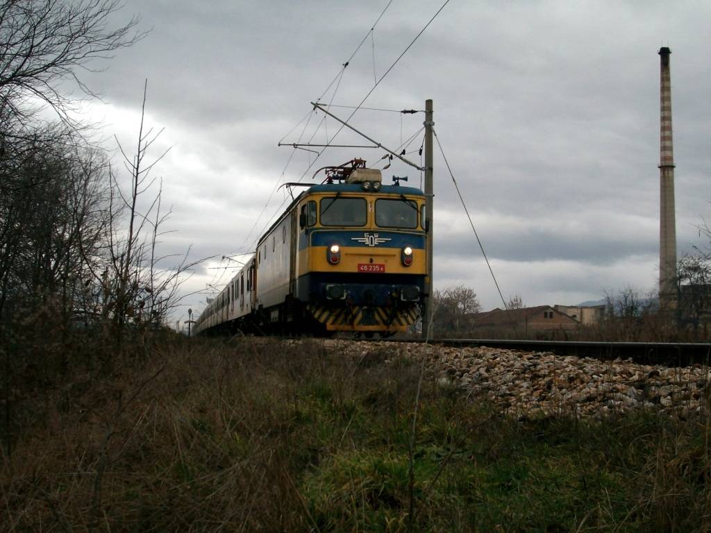 46 235