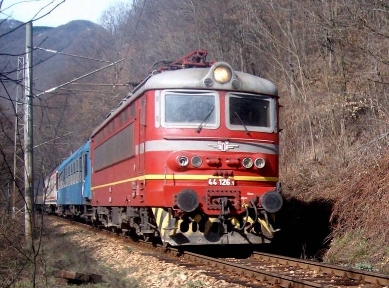 44 126