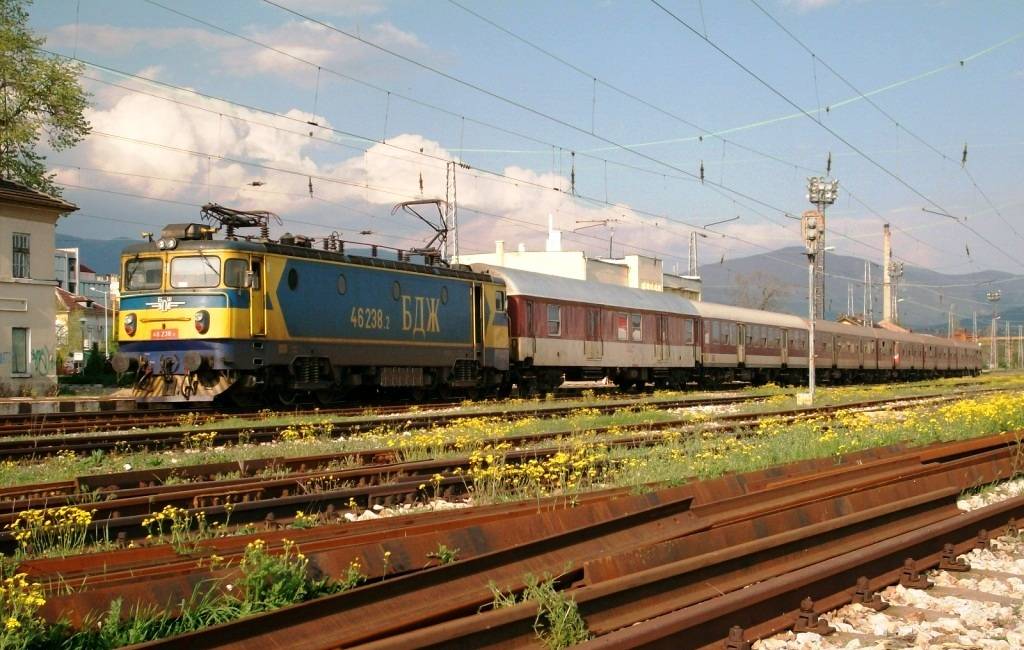 46 238