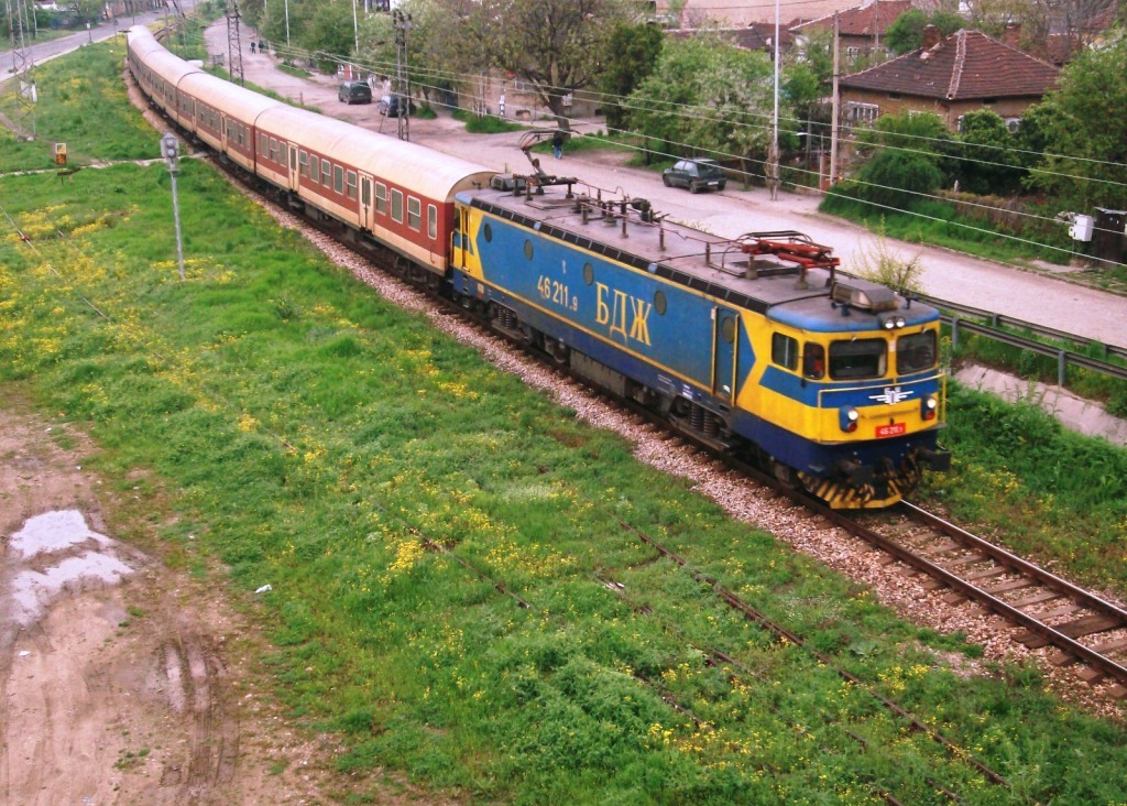 46 211