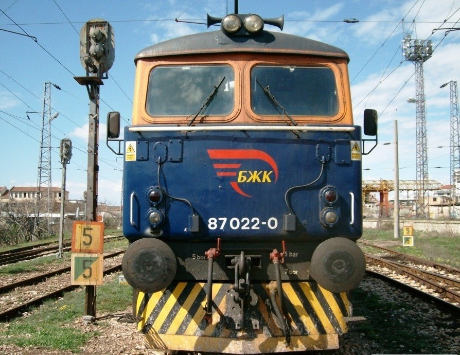 87 022