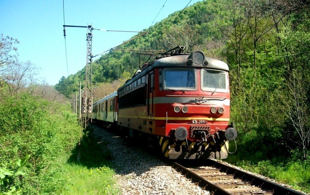 45 205