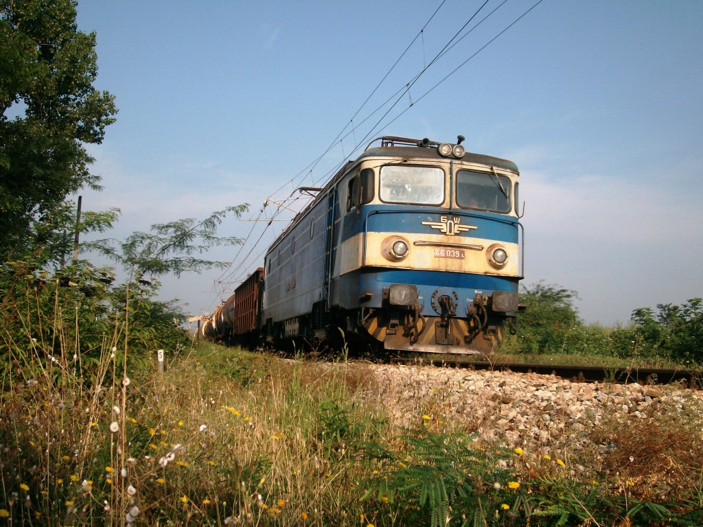 46 039