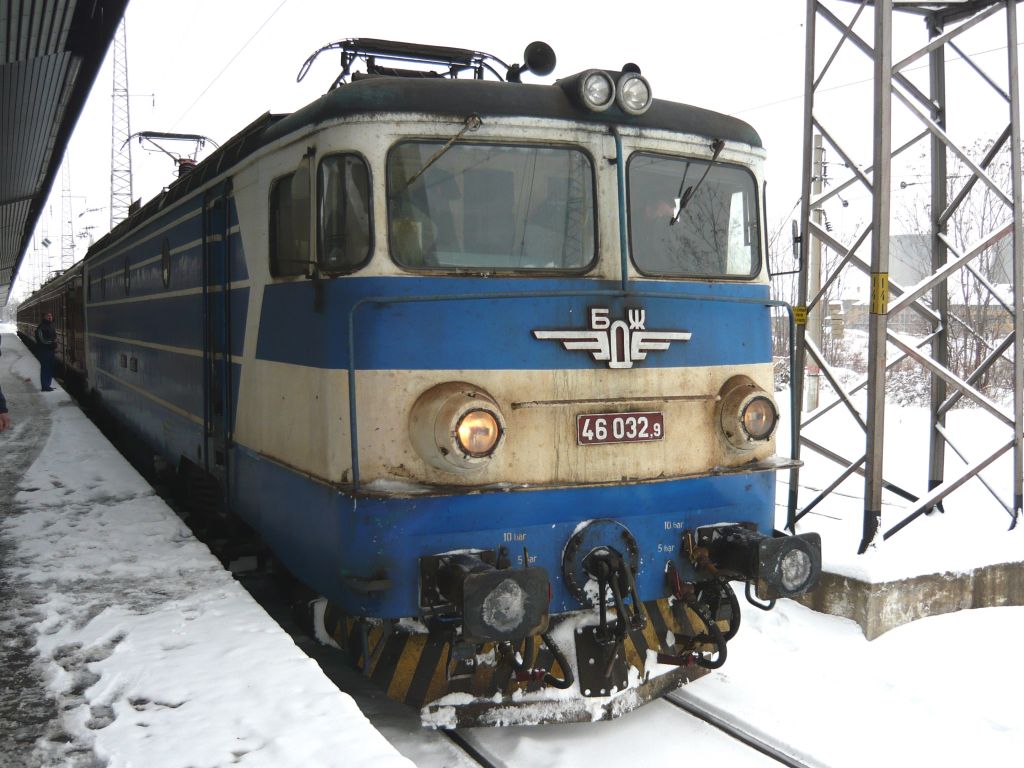 46032 дърпаща електричка в София