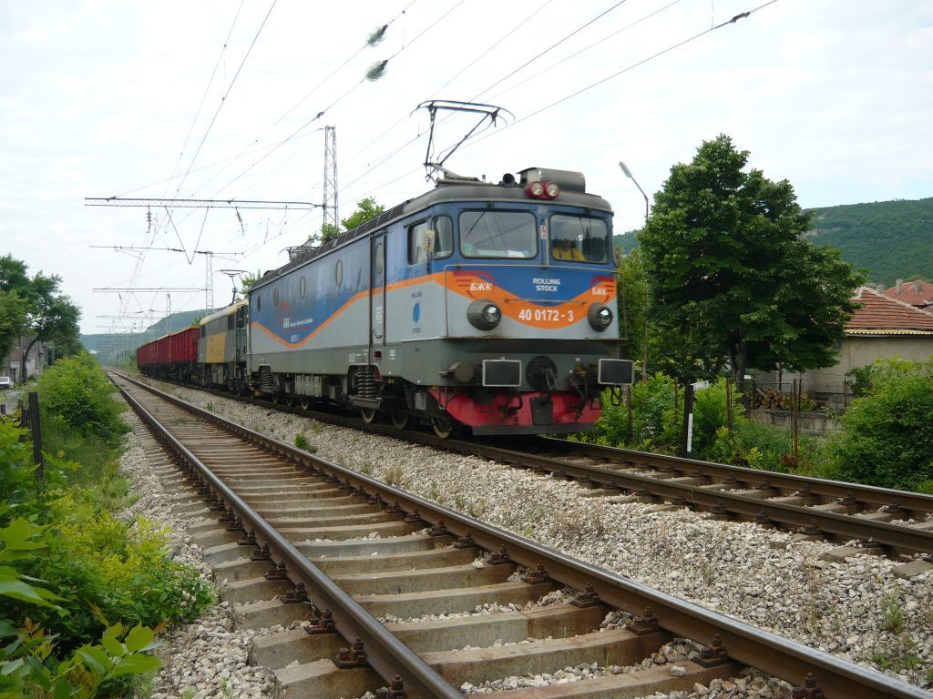 400172