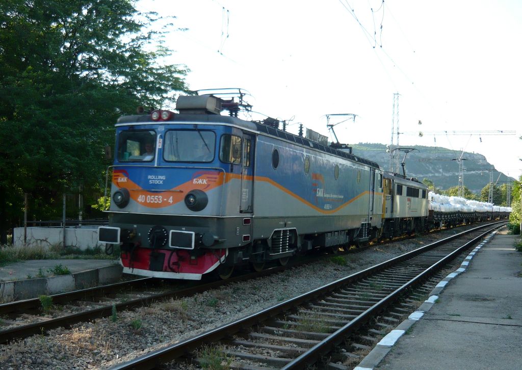 400553