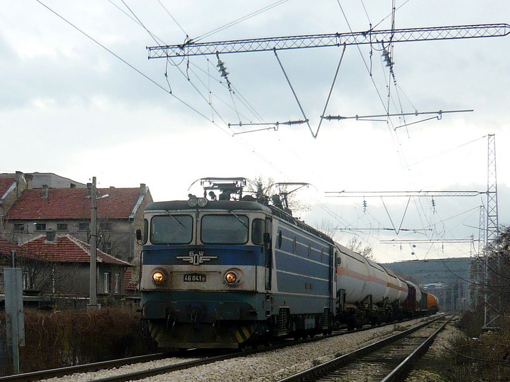 46041