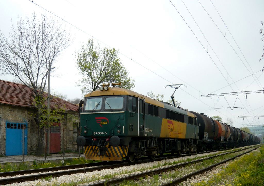 87034