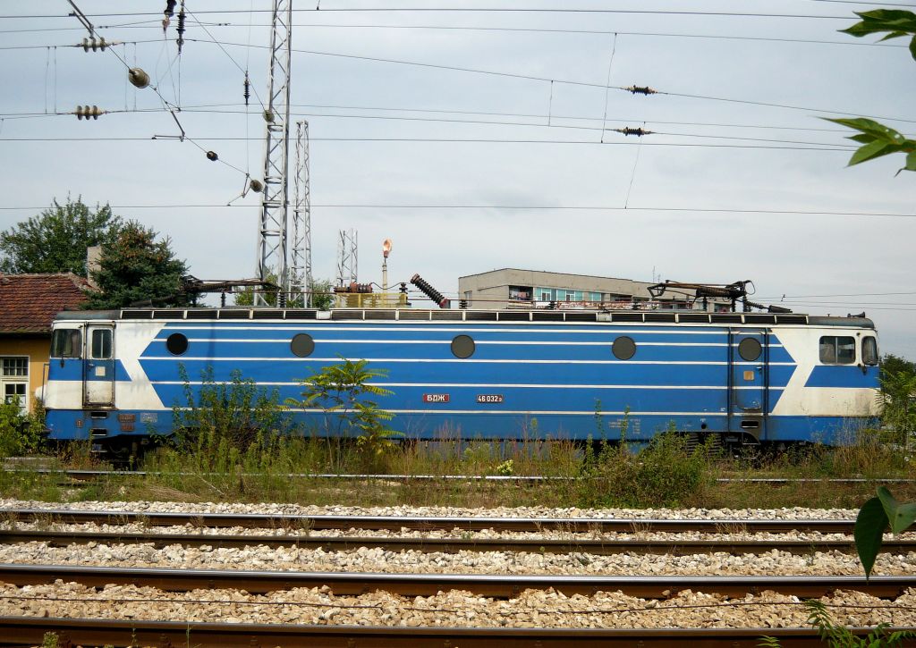 46032