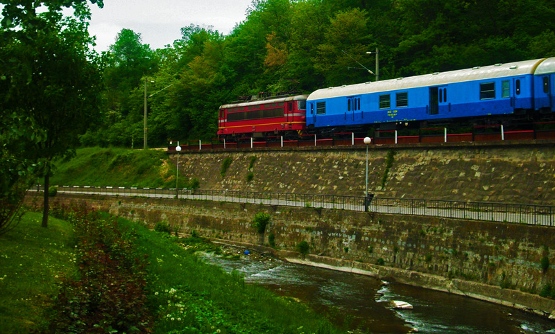 44 125 през Трявна