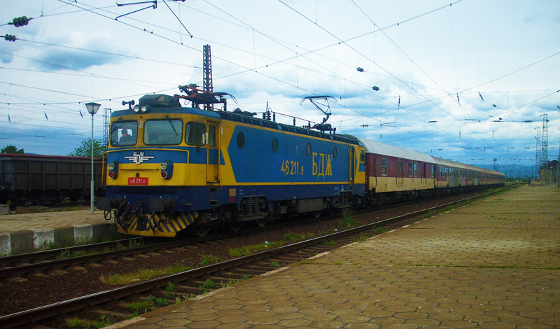 46 211