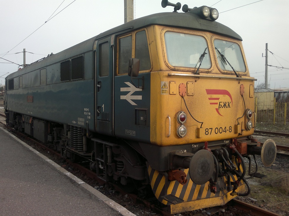 87 004