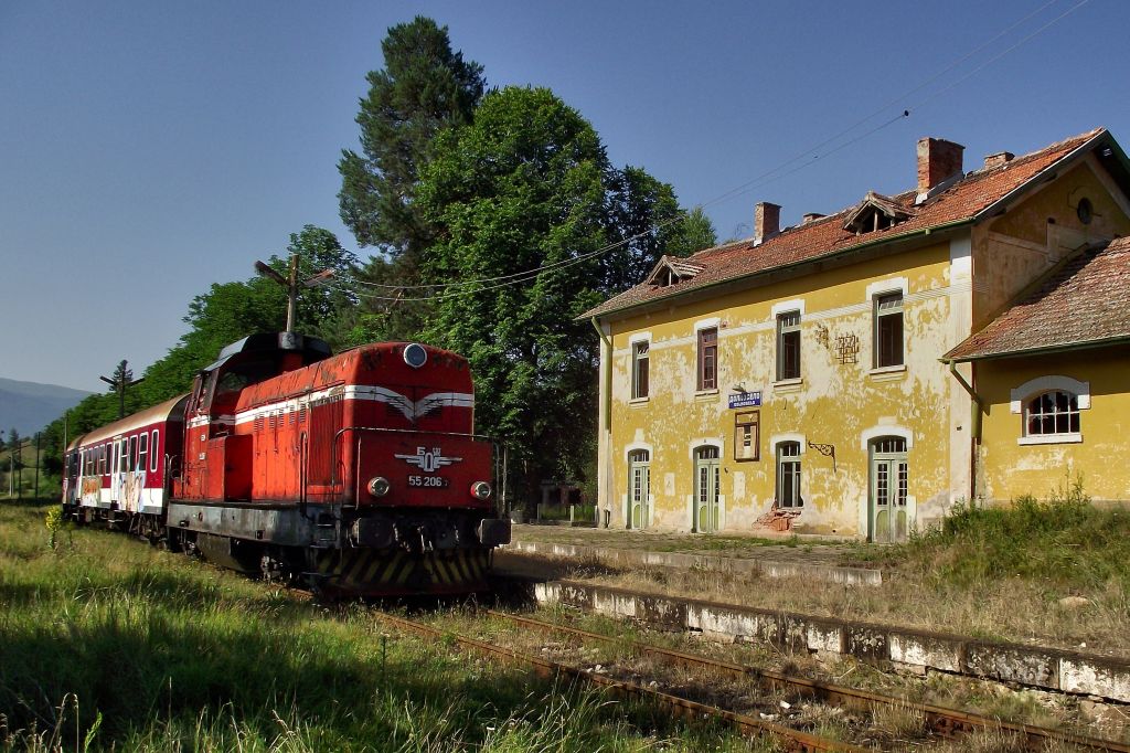 55 206 с КПВ60273 пристига от Гюеиево на необслужвана спирка "Долно село" 
