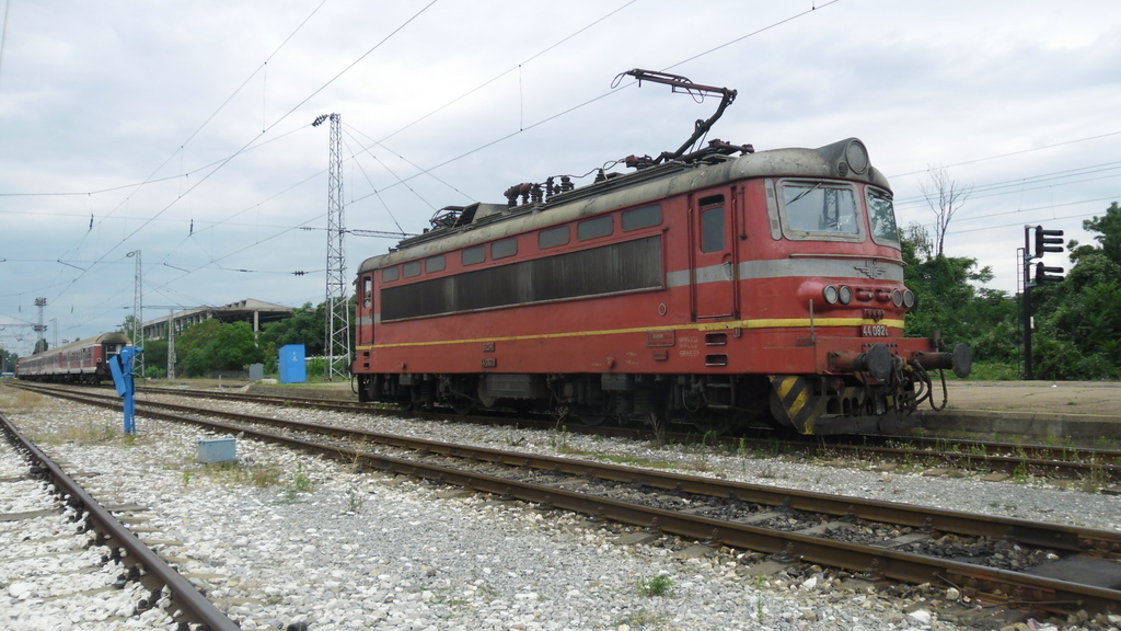 44 082.6