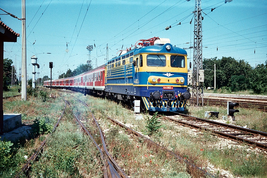  44-002/44-145/,начело на БВ№1621 през лятото на 2004 год.