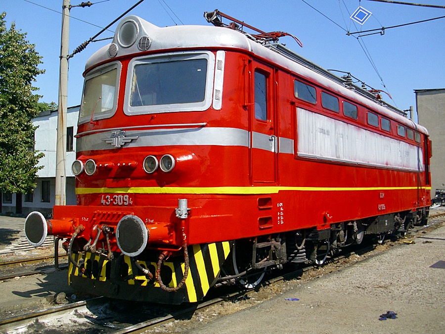 43-309 в очакване на спирачна и товарна проби