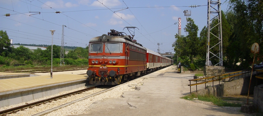 44 113 начело на БВ2612 на гара Плевен